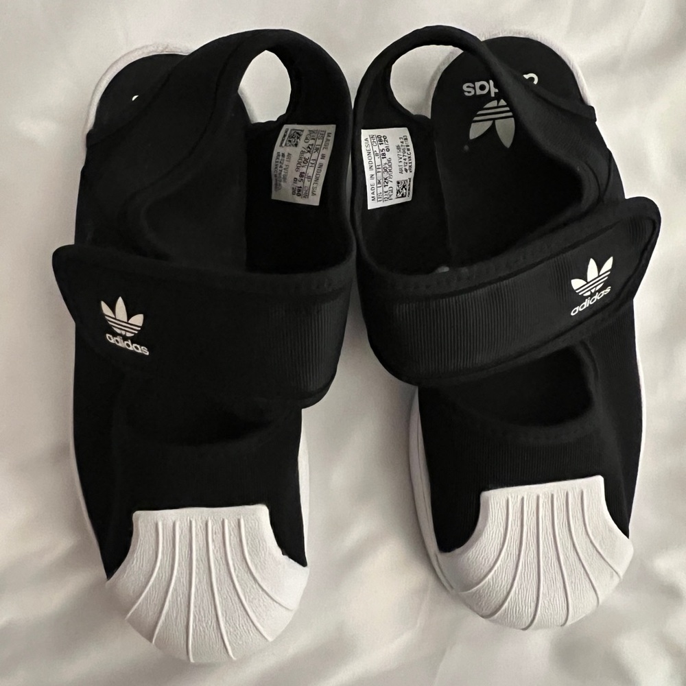 Girls Adidas sandal.